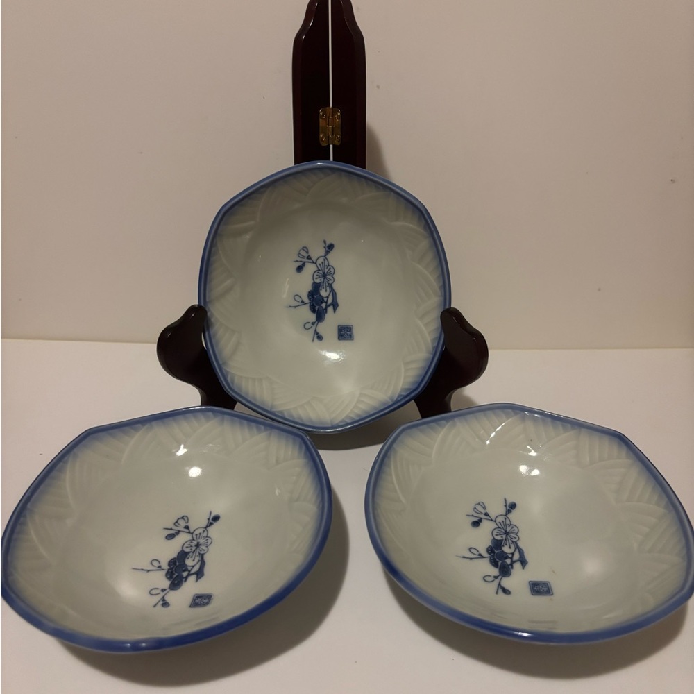 Set of 3 Small Asian Motif Bowls
